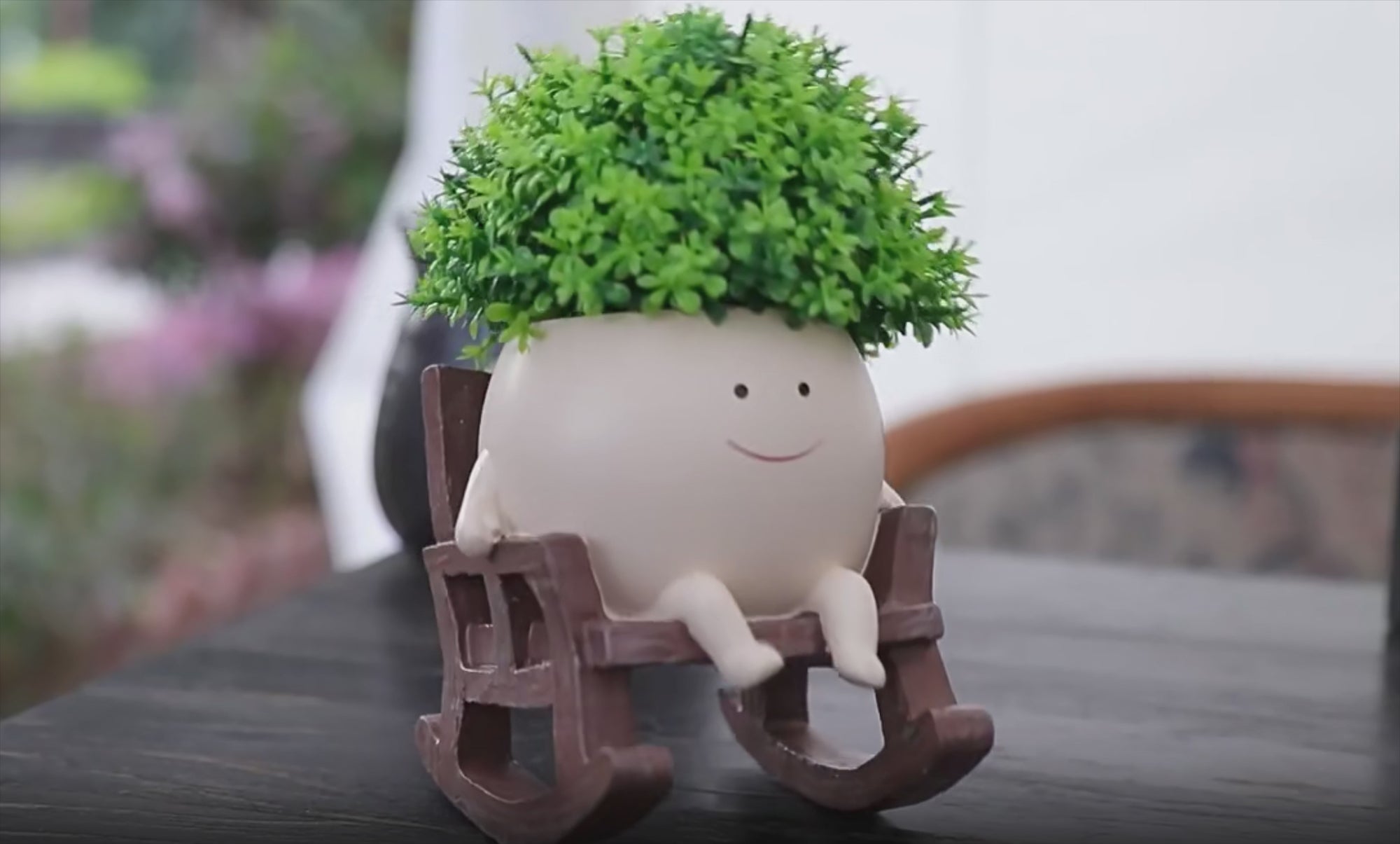 Smiley Rocking Chair Flower Pot – Whimsical Planter & Unique Gift